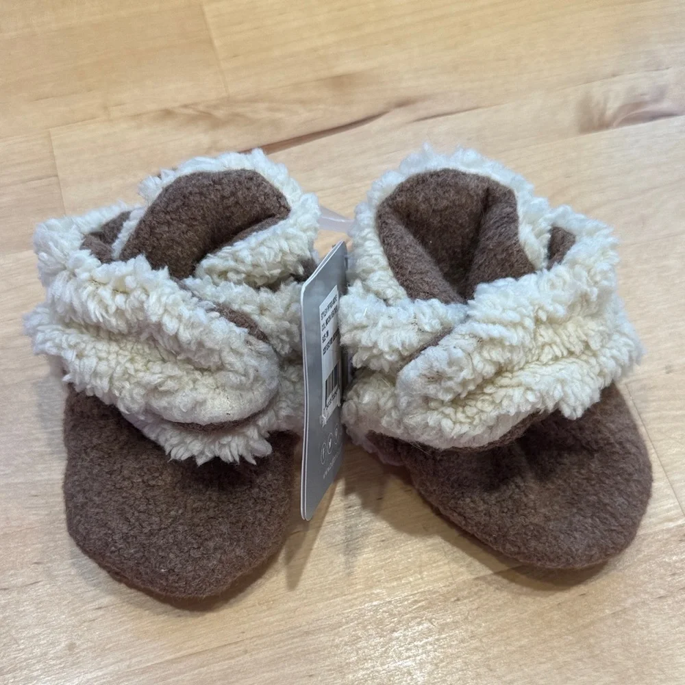NWT Zutano Booties Size 3M Color Mocha Heather